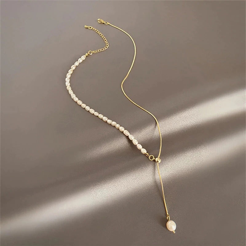 Luxuriöse Halskette mit Perlenakzenten und Herzanhänger in verschiedenen Stilen