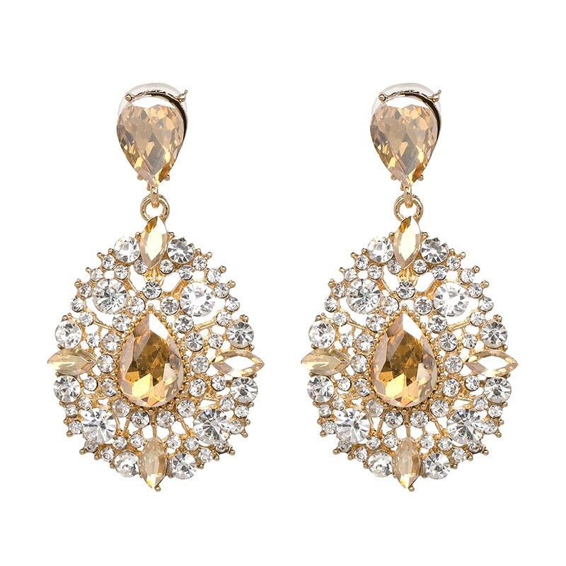 Luxuriöse lange Tropfenohrringe mit Strasssteinen besetzt