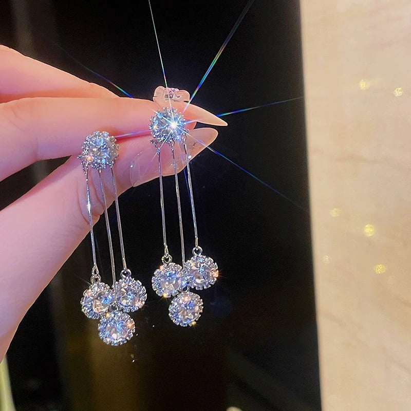 Luxuriöse Ohrstecker mit Strass-Quaste für Damen