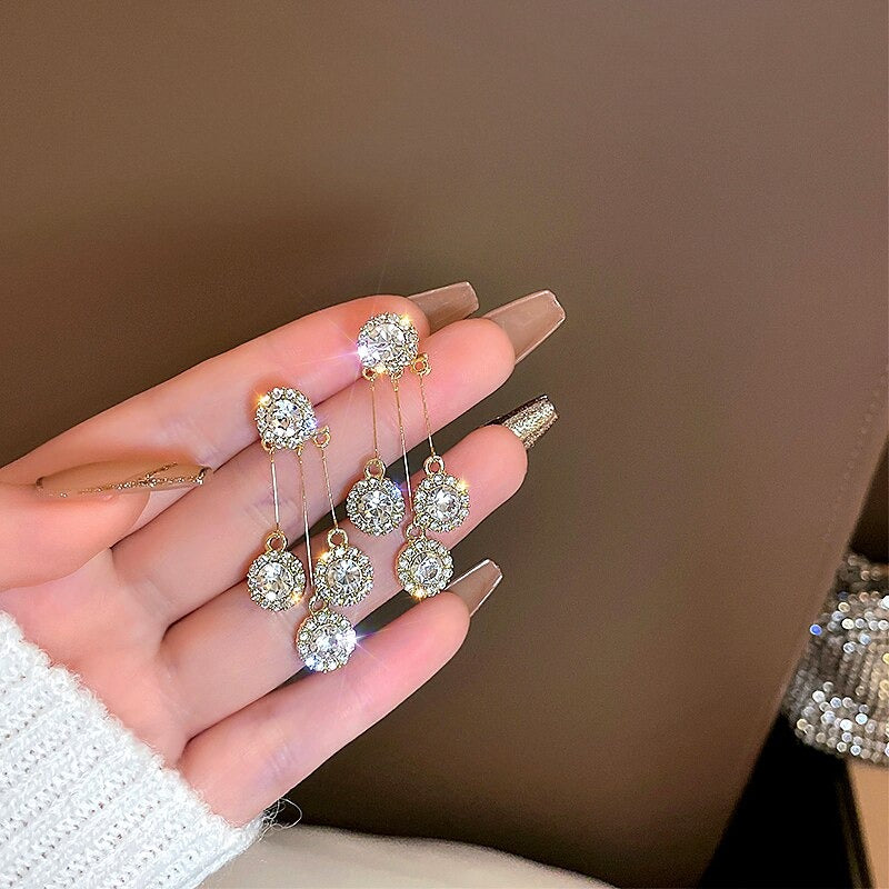 Luxuriöse Ohrstecker mit Strass-Quaste für Damen