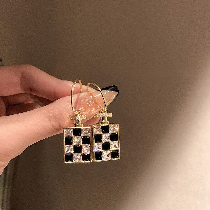 Luxuriöse Ohrstecker mit Strass-Quaste für Damen