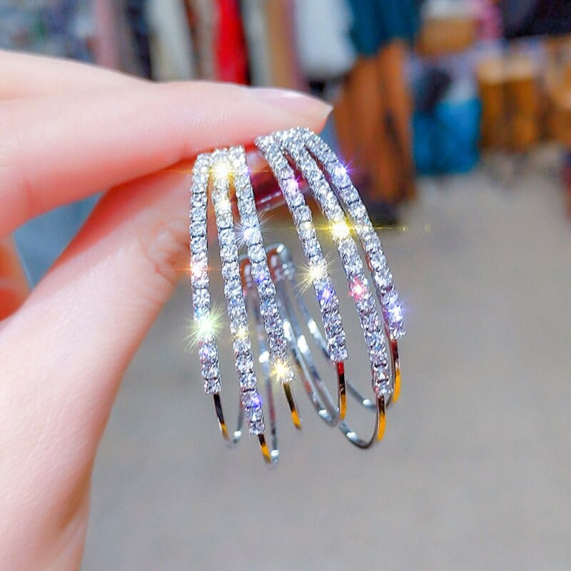 Luxuriöse Ohrstecker mit Strass-Quaste für Damen