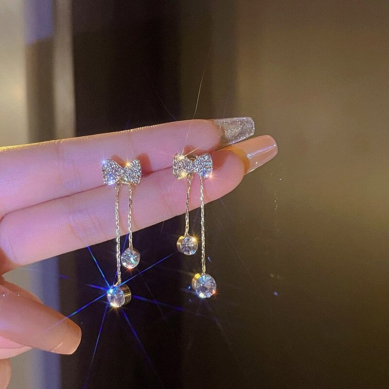 Luxuriöse Ohrstecker mit Strass-Quaste für Damen