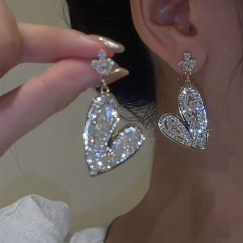 Luxuriöse Ohrstecker mit Strass-Quaste für Damen