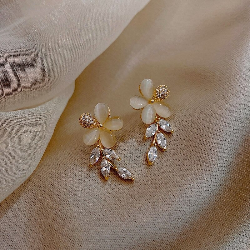 Luxuriöse und exquisite exklusive Ohrringkollektion