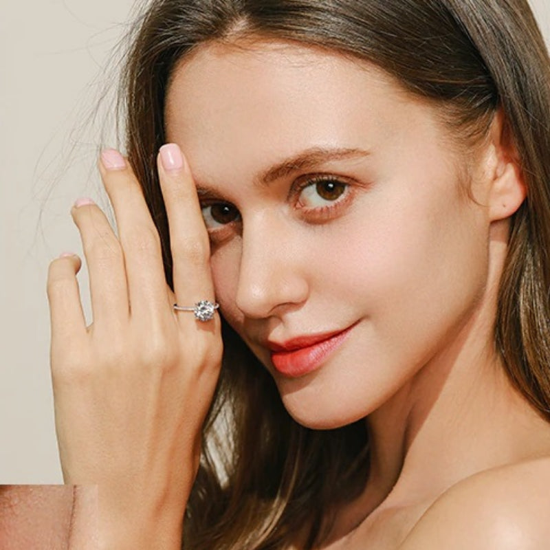 Faszinierende klassische Ringe mit ultra-funkelnden Zirkonia