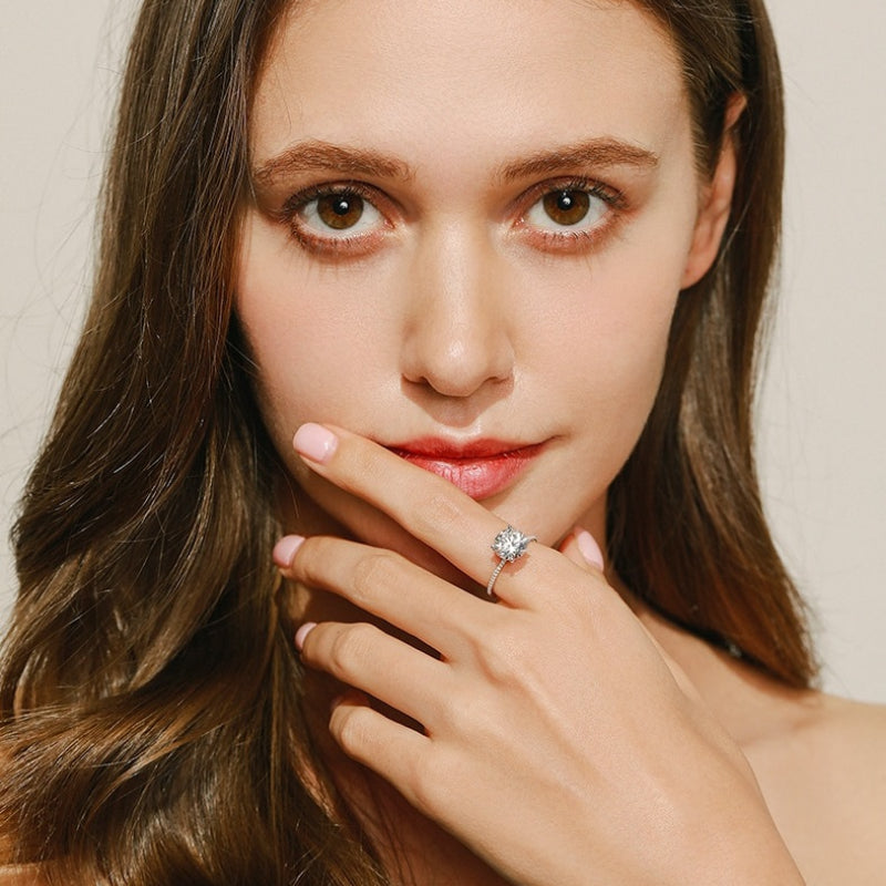 Faszinierende klassische Ringe mit ultra-funkelnden Zirkonia