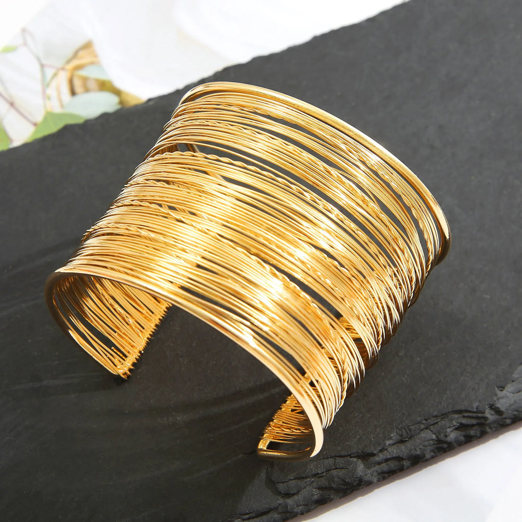 Goldfarbenes Fransen-Armband | Armband-Stapel