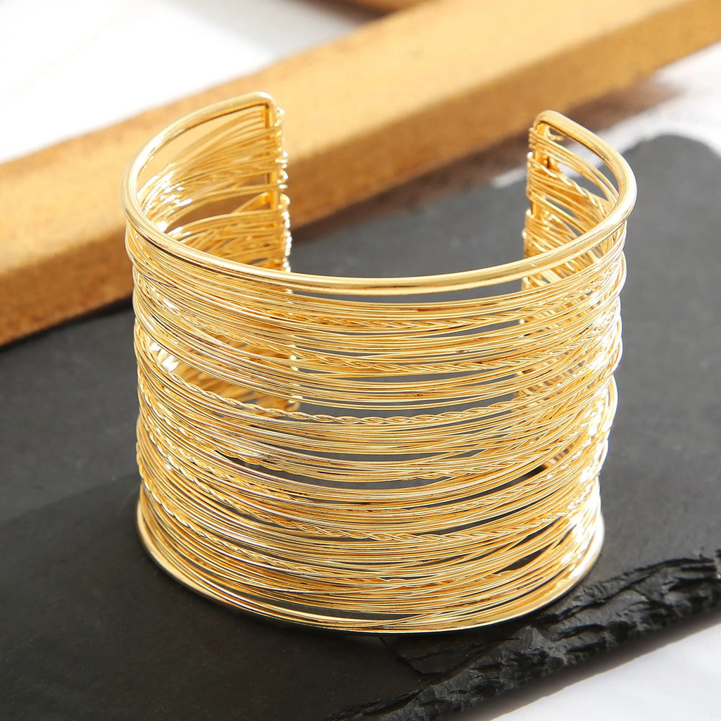 Goldfarbenes Fransen-Armband | Armband-Stapel