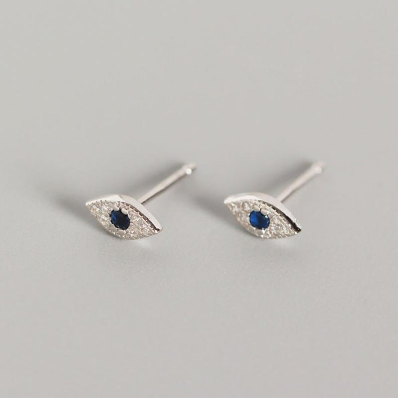 Mini-Ohrstecker mit mythischem Augenanhänger