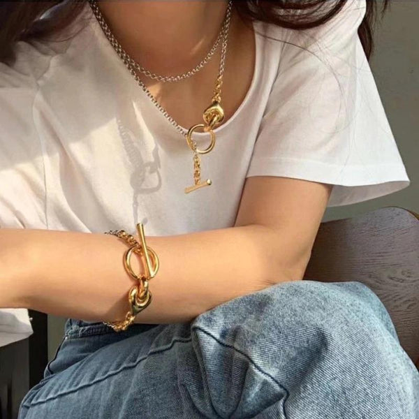 Minimalistisches Kettenarmband mit Knebelverschluss