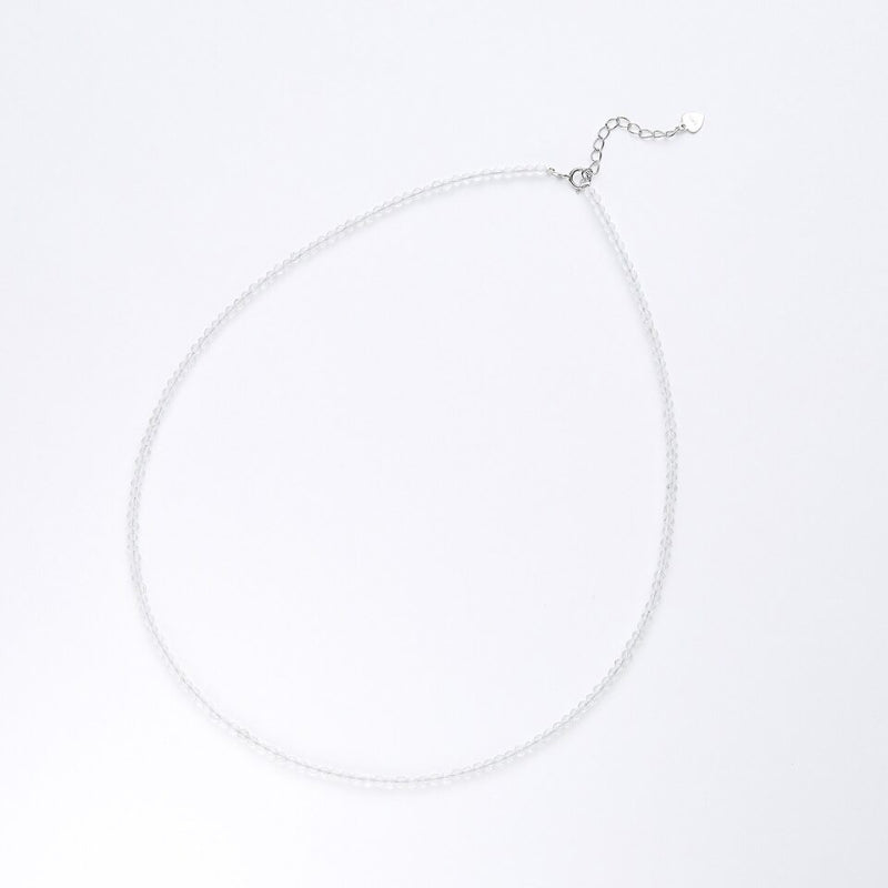 Minimalistische mehrfarbige Halsketten aus Naturstein