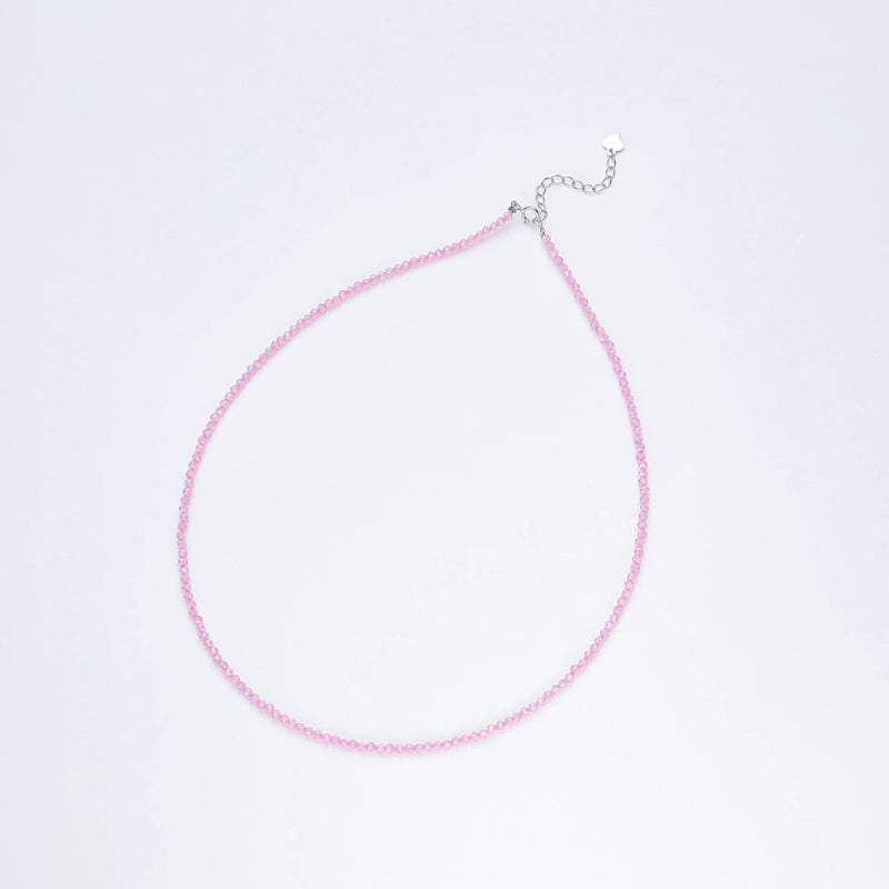 Minimalistische mehrfarbige Halsketten aus Naturstein