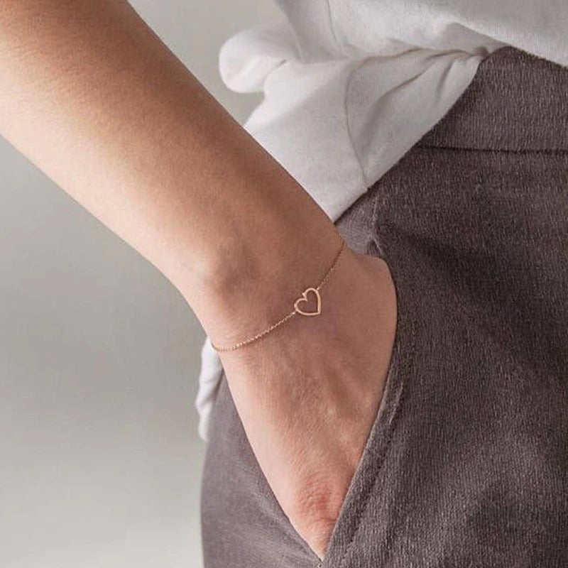 Minimalistische romantische Charm-Armbänder mit hohlem Herz