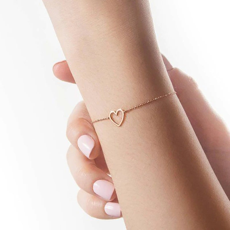 Minimalistische romantische Charm-Armbänder mit hohlem Herz