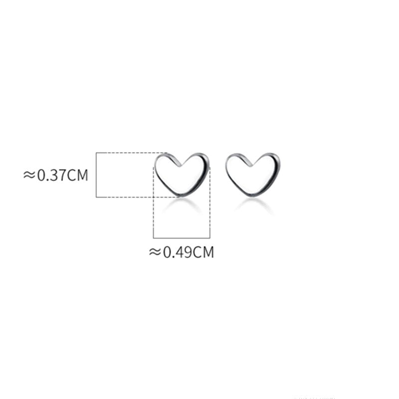 Minimalistische Mini-Ohrstecker „Love Heart“ aus Sterlingsilber