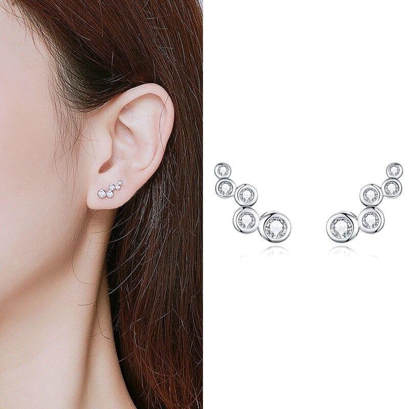 Minimalistische Ohrstecker-Kollektion mit Zirkonia-Akzenten