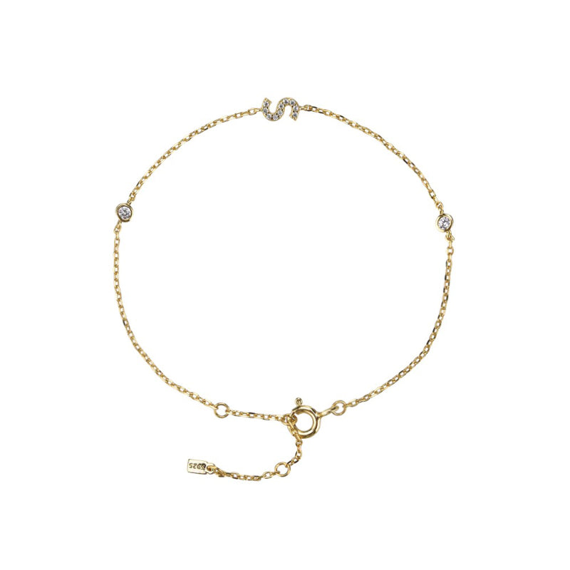 Minimalistische, mit Zirkonia verzierte, personalisierte Armbänder mit Initialen von A bis Z