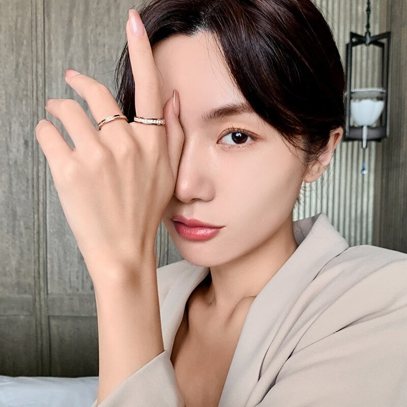 Minimalistische, mit Zirkonia besetzte stapelbare Ringe