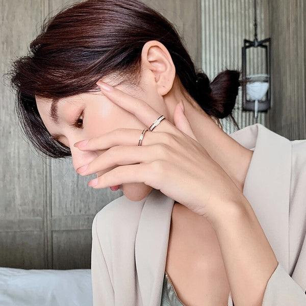 Minimalistische, mit Zirkonia besetzte stapelbare Ringe