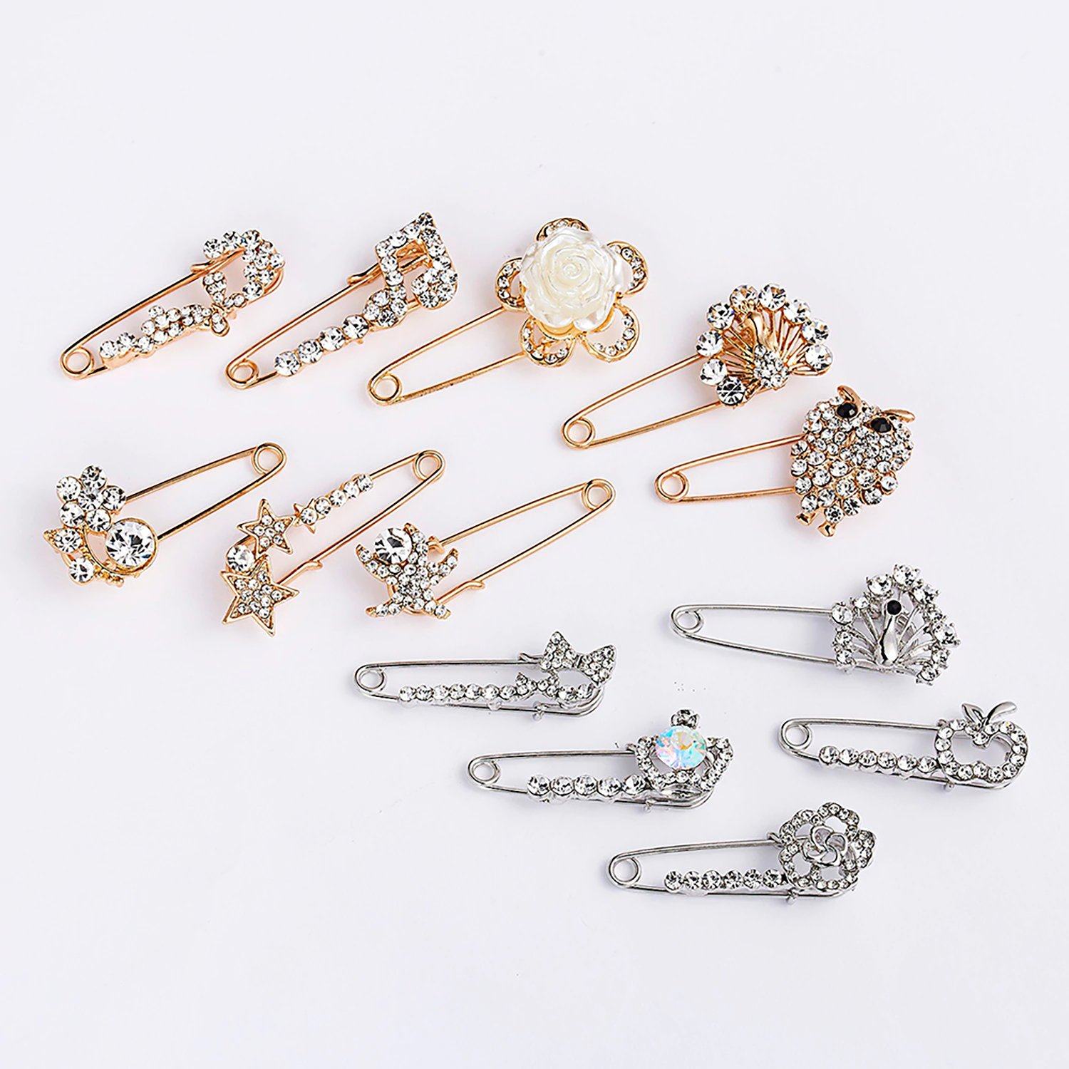 Sicherheitsnadelbroschen mit Strasssteinen in verschiedenen Stilen