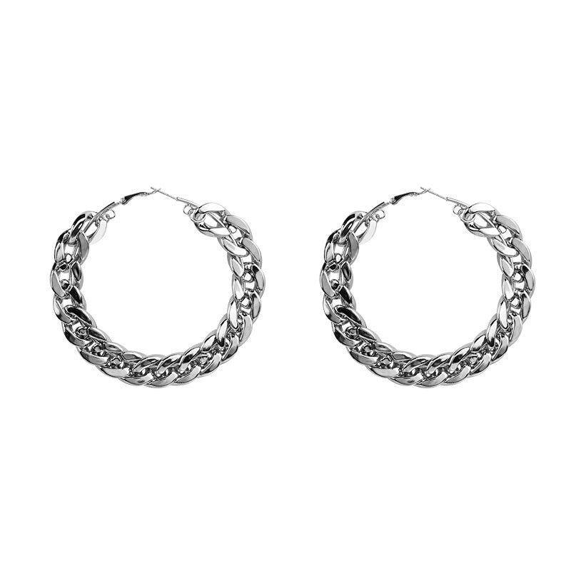 Moderne, luxuriöse, übergroße Creolen mit dicker, runder Kette