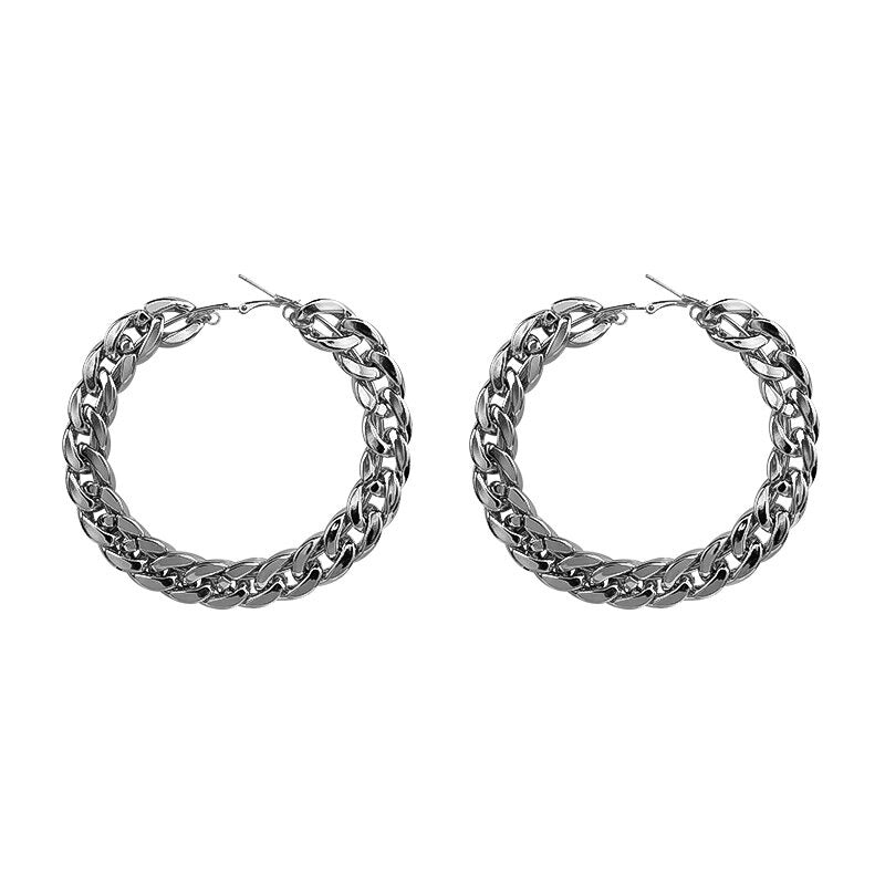 Moderne, luxuriöse, übergroße Creolen mit dicker, runder Kette