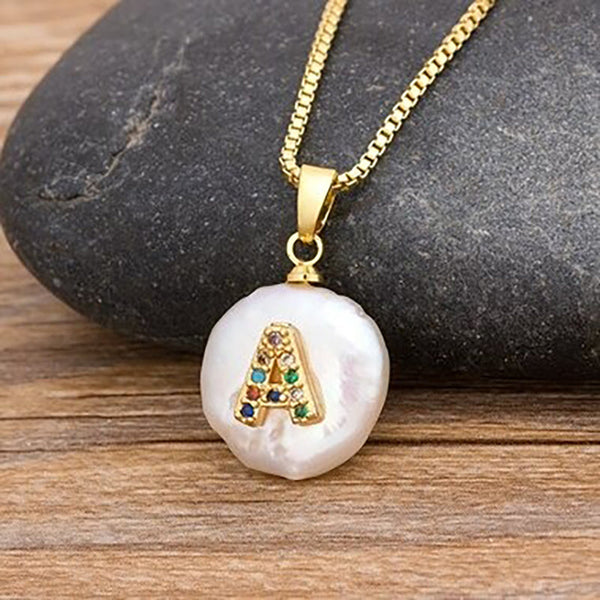 Halskette mit Buchstabenanhänger aus Perlmutt mit Initialen von A bis Z