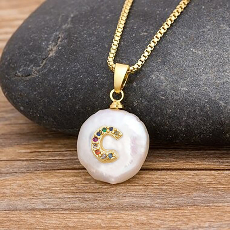 Halskette mit Buchstabenanhänger aus Perlmutt mit Initialen von A bis Z