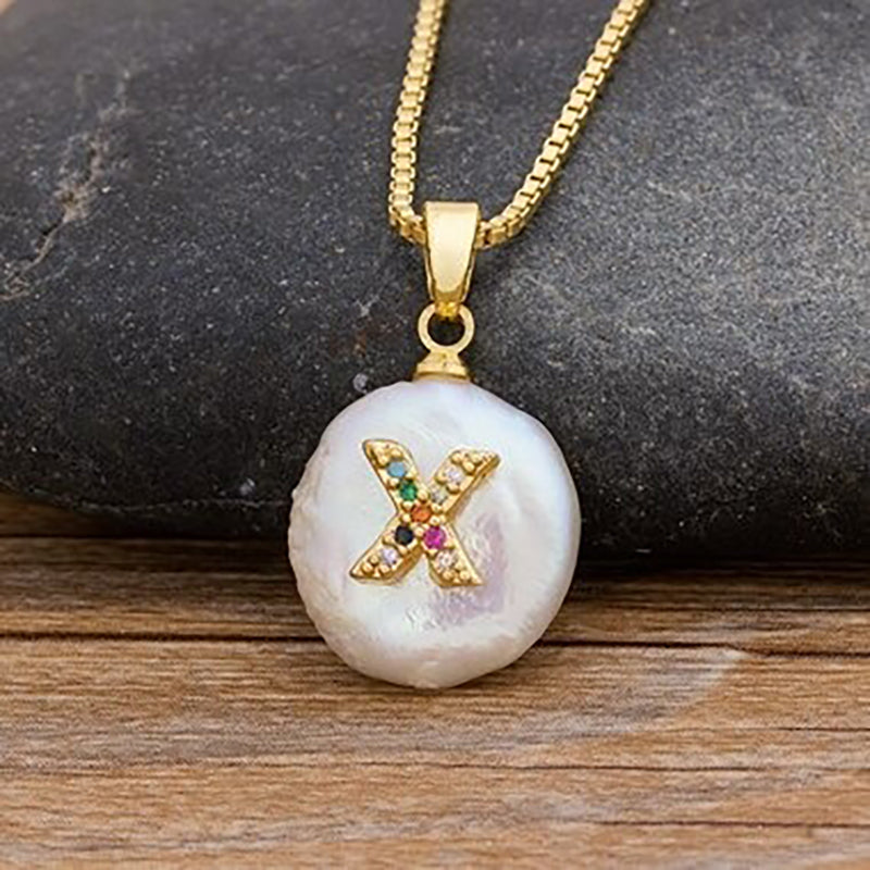 Halskette mit Buchstabenanhänger aus Perlmutt mit Initialen von A bis Z