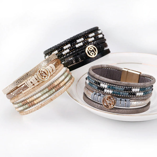 Mehrschichtige Armbänder aus veganem Leder mit böhmischen Perlen und Schlangenmuster