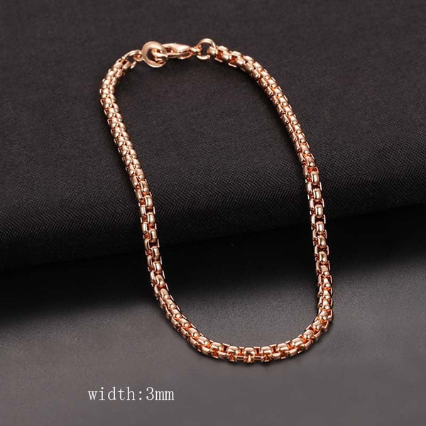 Modische Gliederketten und Schmuckarmbänder in verschiedenen Stilen