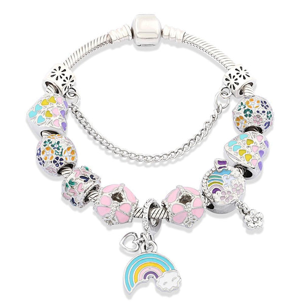 Mehrfarbiges Perlenarmband mit blühenden Blumen