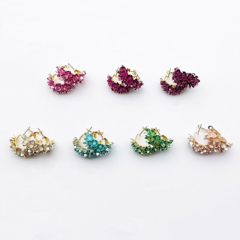 Mehrfarbige, schicke, modische Creolen mit Blumenmuster aus Metall