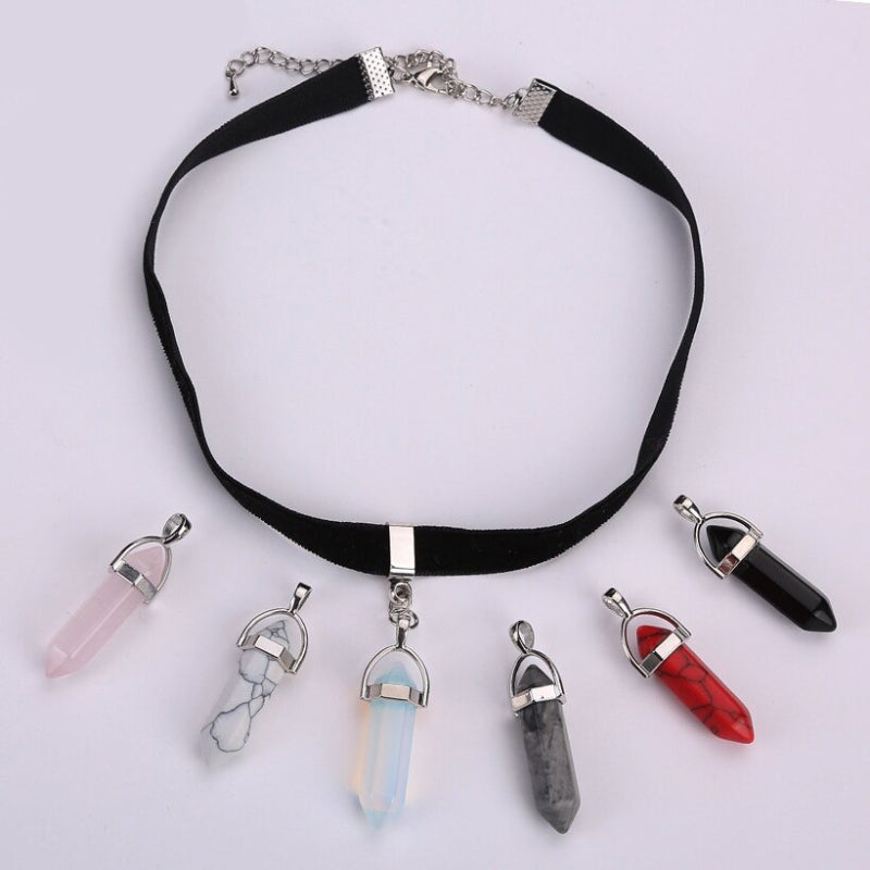 Mehrfarbige Chokerhalsketten mit klarem Glas und Strasssteinen