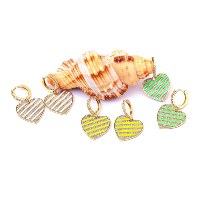 Mehrfarbige, süße und romantische, mit Strasssteinen verzierte Emaille-Herz-Ohrhänger