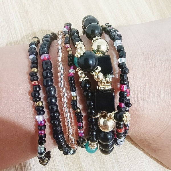 Mehrschichtige stapelbare böhmische Perlenarmbänder