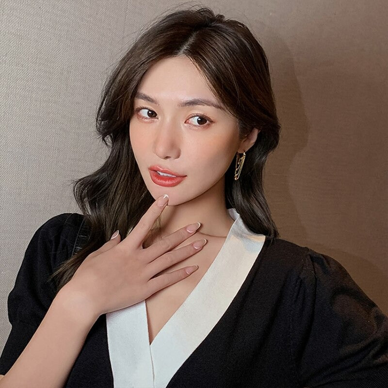 Mehrlagige Kettenquasten mit Metallkugel-Anhänger-Ohrringe