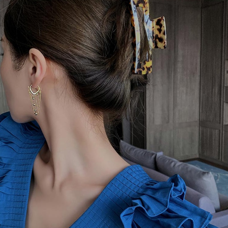 Mehrlagige Kettenquasten mit Metallkugel-Anhänger-Ohrringe