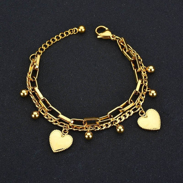 Mehrschichtige Charm-Armbänder mit Liebesherzen und runden Perlen