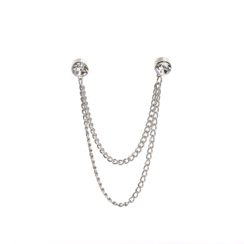 Mehrlagige Broschennadeln mit Strasssteinen und Quasten an Kragen