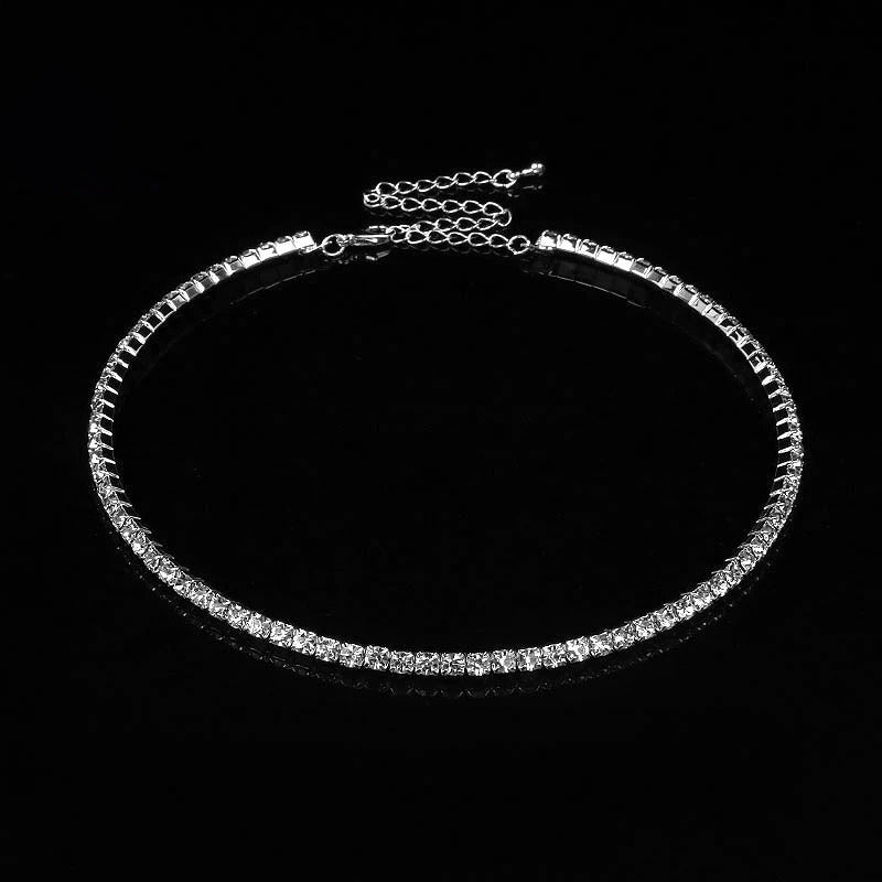 Mehrlagige Halsketten mit Strasssteinen