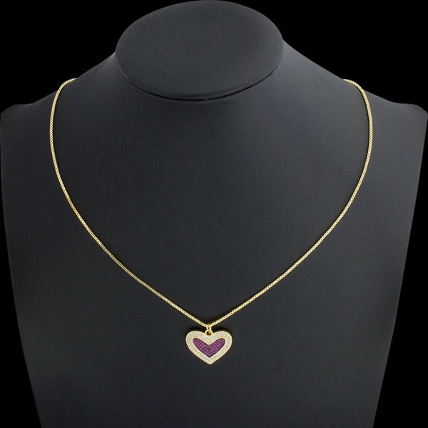 Bunte Halsketten mit Herzanhänger in verschiedenen Stilen und Zirkonia