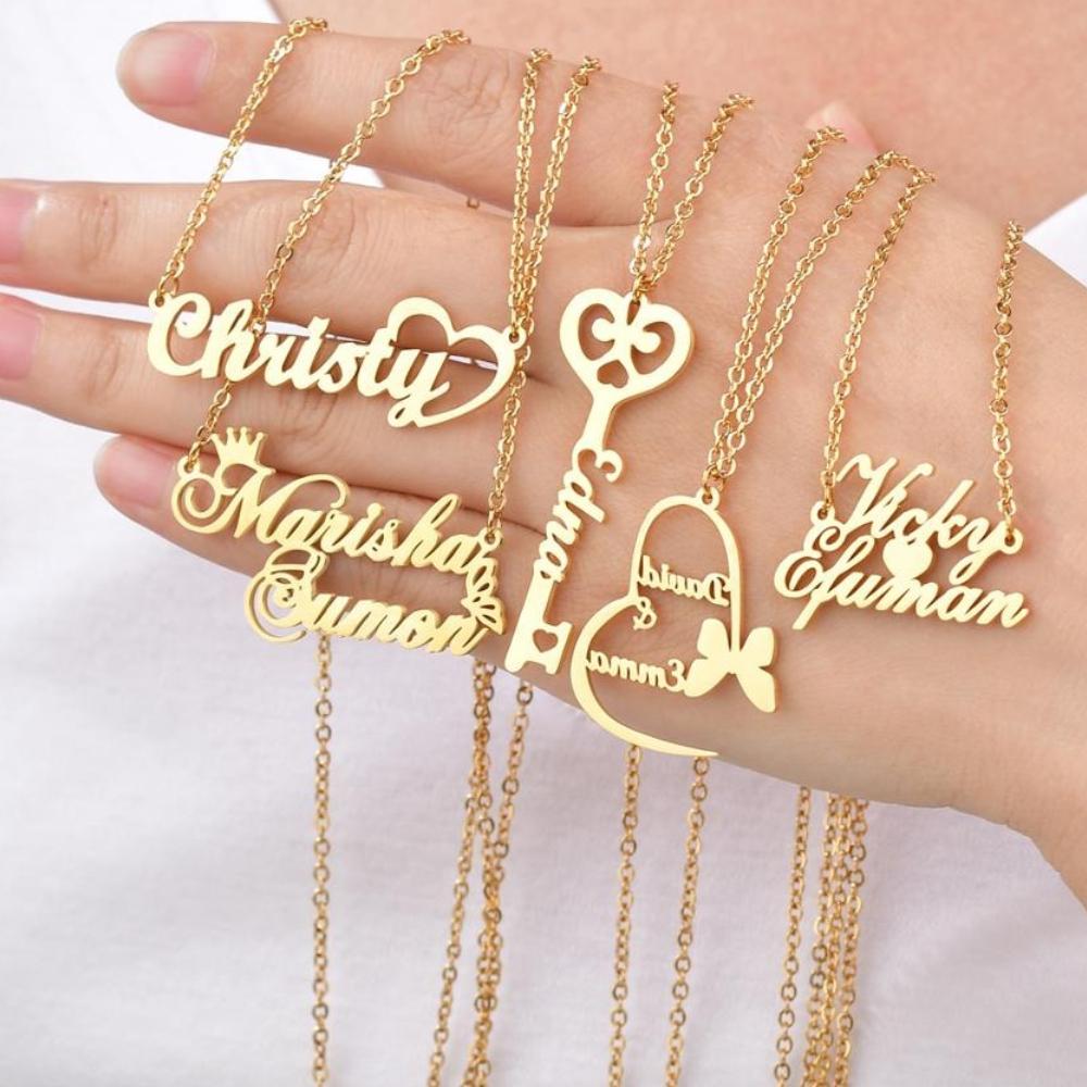 Individuelle und personalisierte Halskette mit Namensanhänger in verschiedenen Stilen