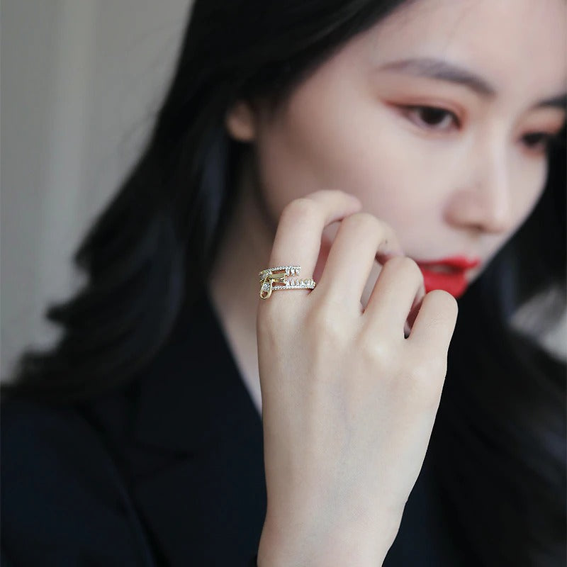 Verstellbare Ringe für Partygirls mit doppellagiger Zirkoniaschnalle in mehreren Stilen