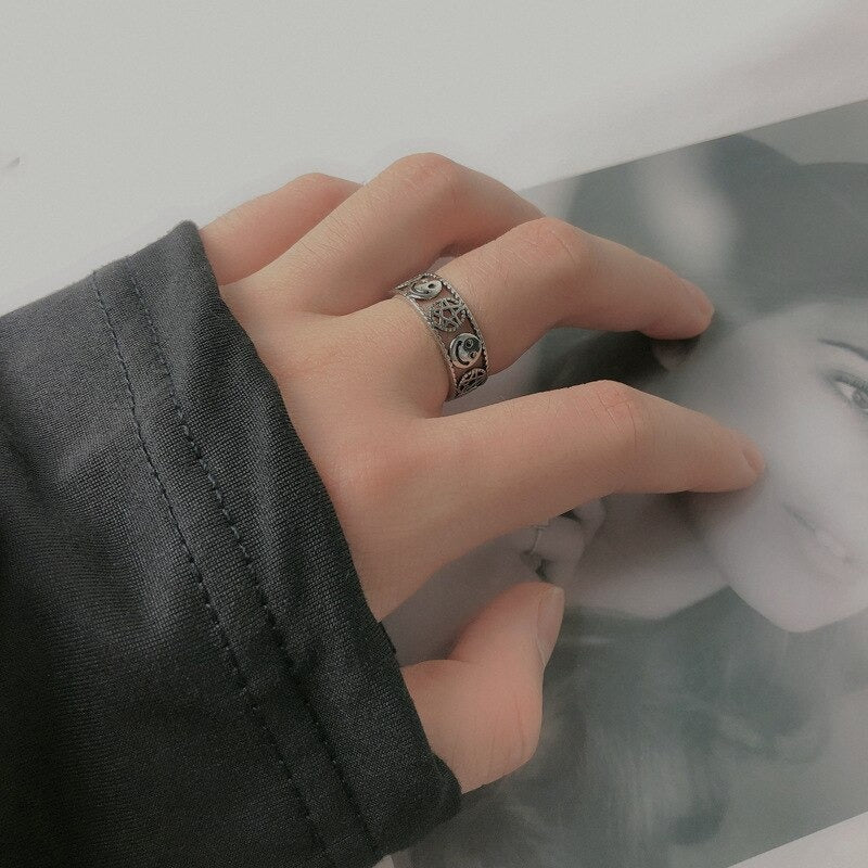 Lustige verstellbare Retro-Smiley-Ringe in verschiedenen Stilen