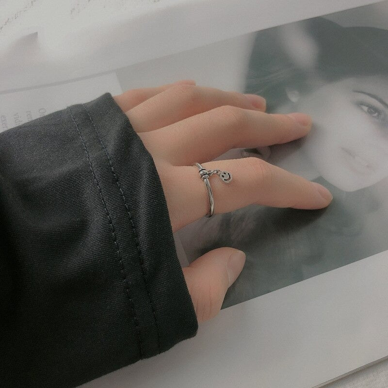 Lustige verstellbare Retro-Smiley-Ringe in verschiedenen Stilen