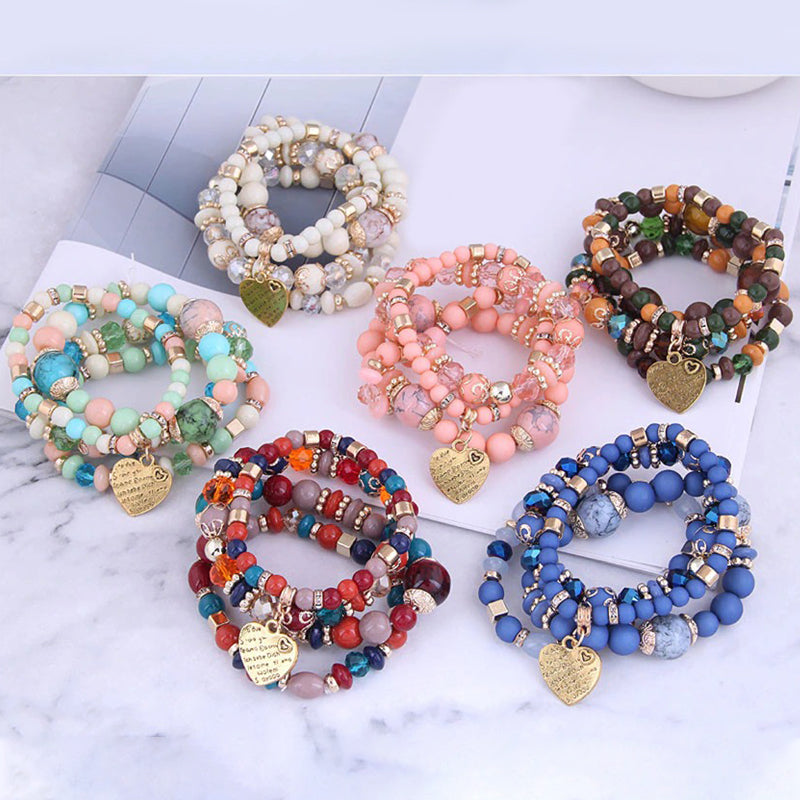 Mehrlagiges Bohemian-Perlenarmband mit Herzanhänger
