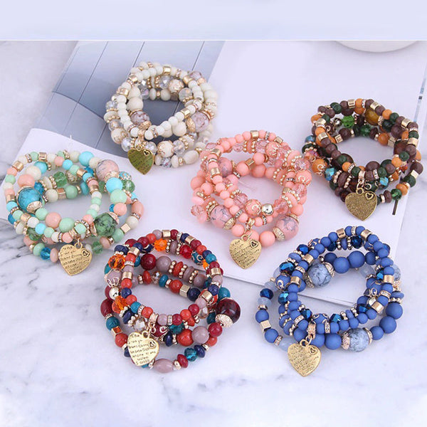 Mehrlagiges Bohemian-Perlenarmband mit Herzanhänger