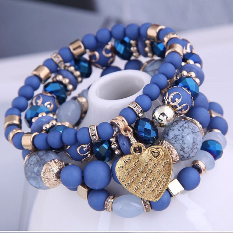Mehrlagiges Bohemian-Perlenarmband mit Herzanhänger